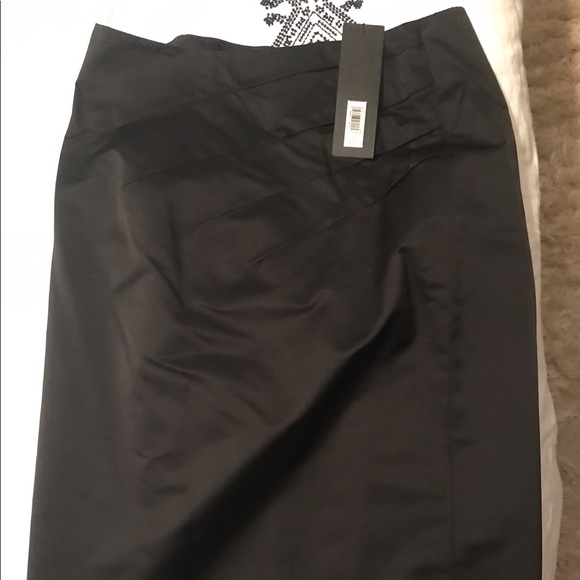 Banana Republic Skirt monogram - Picture 2 of 4